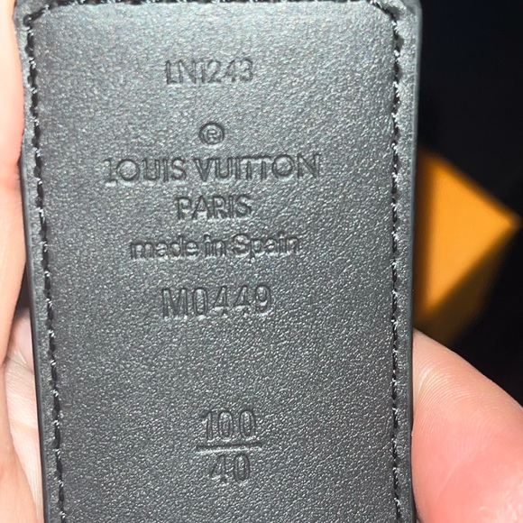 Louis Vuitton Mens Black Initials belt - Picture 5 of 5